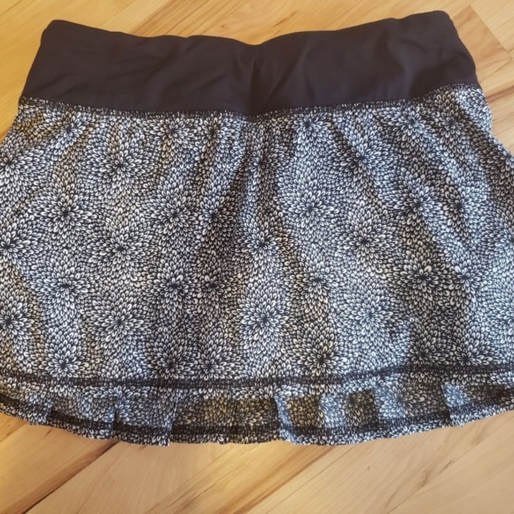 lululemon athletica pleated tennis skirt size 12